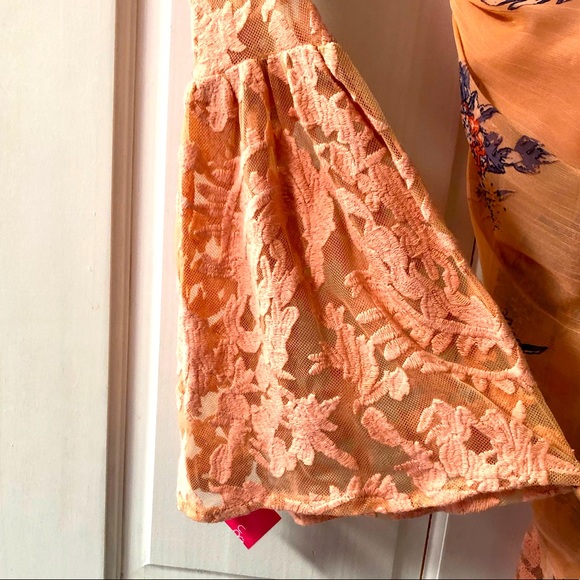 XHILARATION floral/lace Boho top flare sleeves color peach/pink sizeM NWOT - Picture 4 of 5